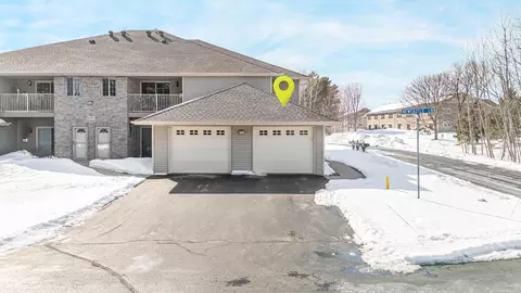 Exterior - 4735 N Newcastle Ln #D, Appleton, WI 54913 photo 2 of 5