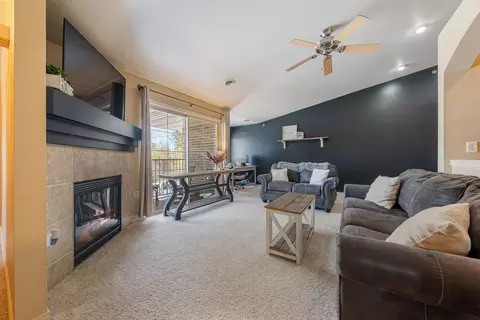 Living - 4735 N Newcastle Ln #D, Appleton, WI 54913 photo 1 of 3