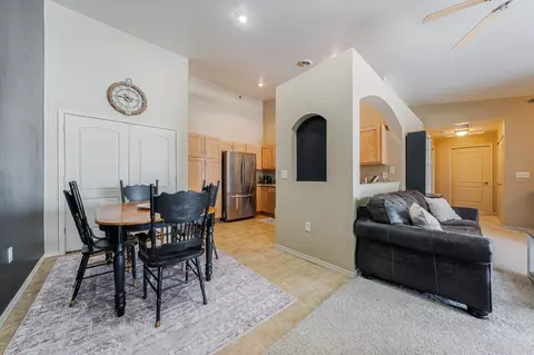 Dining - 4735 N Newcastle Ln #D, Appleton, WI 54913 photo 2 of 4
