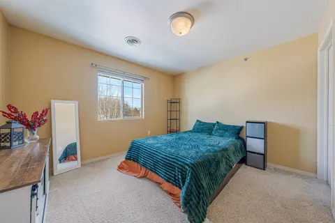 Bedroom - 4735 N Newcastle Ln #D, Appleton, WI 54913 photo 5 of 7