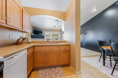 Kitchen - 4735 N Newcastle Ln #D, Appleton, WI 54913 photo 2 of 2