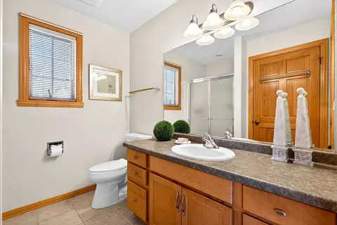 Bath - 4745 Westbrook Ct, Appleton, WI 54913 photo 1 of 4