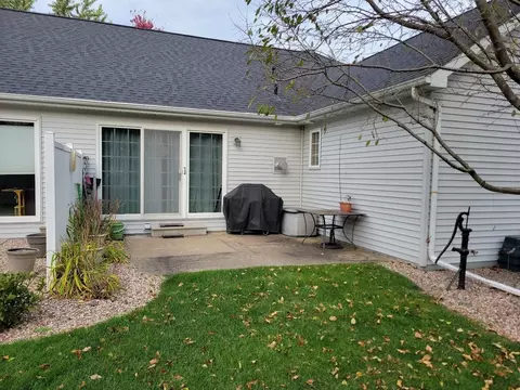 Exterior - 4745 Westbrook Ct, Appleton, WI 54913 photo 3 of 13