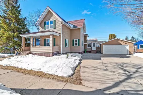 213 N Franklin St, Oconto Falls, WI 54154