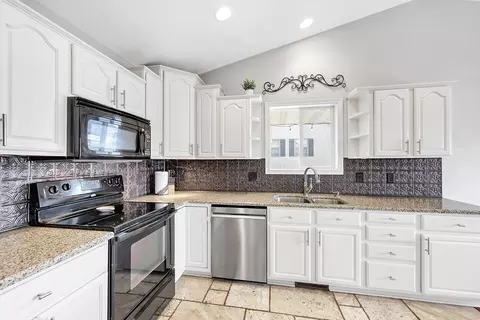 Kitchen - 544 Nicole Ln, Wrightstown, WI 54180 photo 1 of 2