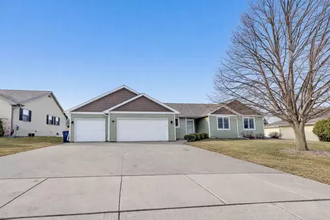 544 Nicole Ln, Wrightstown, WI 54180