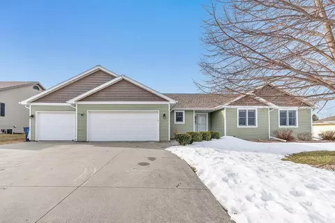 544 Nicole Ln, Wrightstown, WI 54180