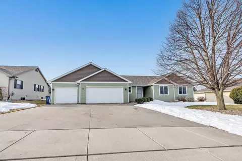 544 Nicole Ln, Wrightstown, WI 54180