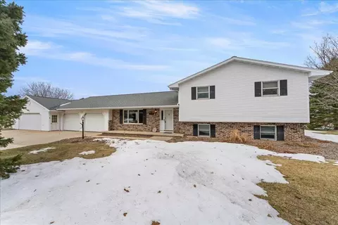 n8963 Terrace Lane, Luxemburg, WI 54217