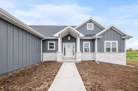 Exterior - 278 Kerrigan Dr, Wrightstown, WI 54180 photo 3 of 6