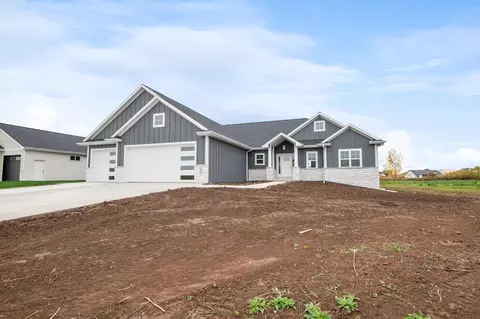 Exterior - 278 Kerrigan Dr, Wrightstown, WI 54180 photo 2 of 6