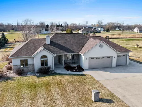 2594 Misty River Ln, De Pere, WI 54115