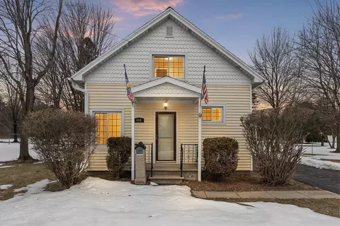 418 Smith Ave, Oconto, WI 54153