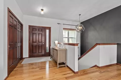 Entry Way - 4326 E Appleview Dr, Appleton, WI 54913 photo 1 of 4
