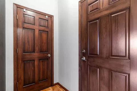 Entry Way - 4326 E Appleview Dr, Appleton, WI 54913 photo 2 of 4