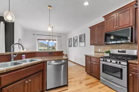Kitchen - 4326 E Appleview Dr, Appleton, WI 54913 photo 5 of 6