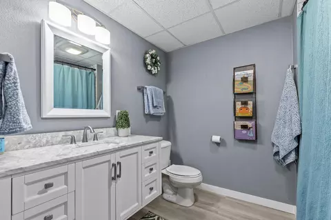 Bath - 4326 E Appleview Dr, Appleton, WI 54913 photo 6 of 7