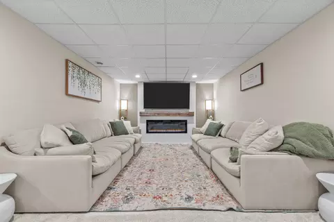 Living - 4326 E Appleview Dr, Appleton, WI 54913 photo 3 of 4