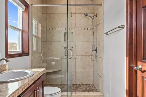 Bath - 4326 E Appleview Dr, Appleton, WI 54913 photo 2 of 7