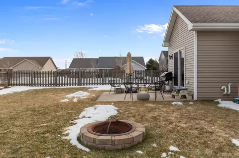 Exterior - 4326 E Appleview Dr, Appleton, WI 54913 photo 4 of 6