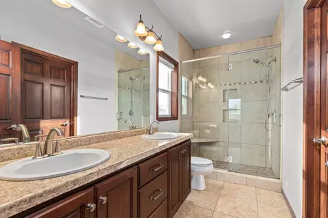 Bath - 4326 E Appleview Dr, Appleton, WI 54913 photo 1 of 7