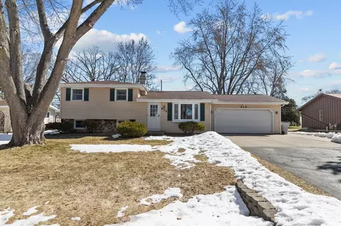 475 Pleasant Ct, Neenah, WI 54956