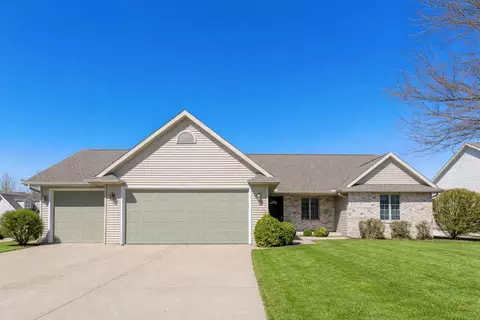2190 Hidden Creek Rd, Neenah, WI 54956