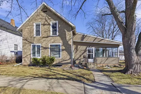 118 W 6th St, Kaukauna, WI 54130