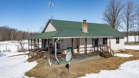 167483 Bailey Ln, Hatley, WI 54440