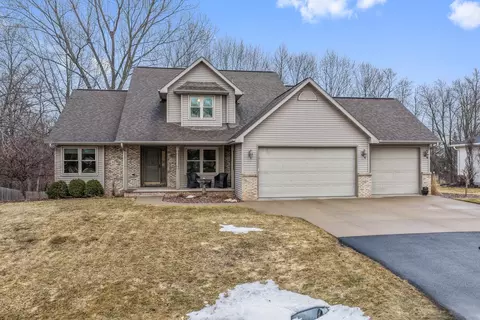 n328 Red Tail Lane, Appleton, WI 54915