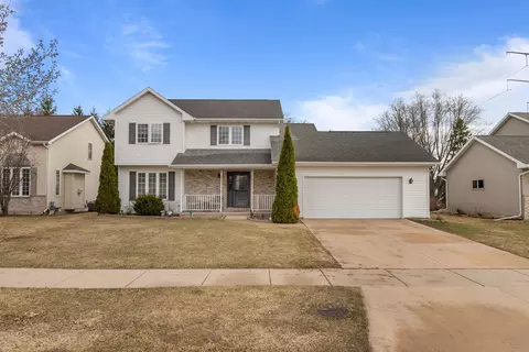 200 Fox Fire Dr, Oshkosh, WI 54904