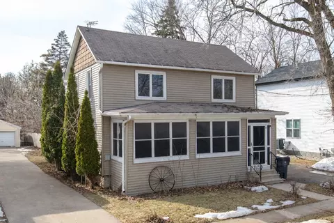 212 4th St, Neenah, WI 54956