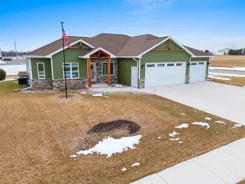 1667 Torchwood Trl, De Pere, WI 54115
