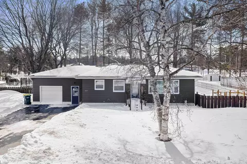 1017 Edgewood Cir, Marinette, WI 54143