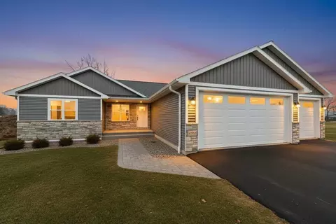 4981 Water Mint Ct, Green Bay, WI 54313