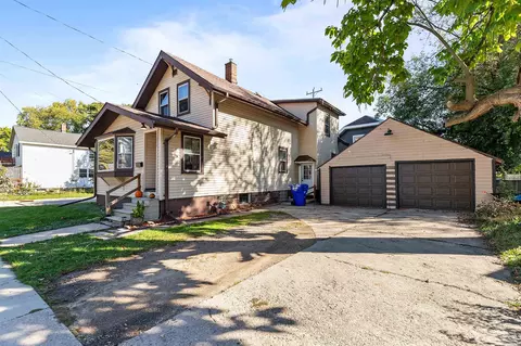 Exterior - 818 N Durkee St, Appleton, WI 54911 photo 4 of 7