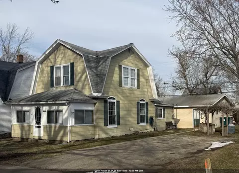 235 Maple St, Redgranite, WI 54970