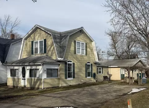 235 Maple St, Redgranite, WI 54970