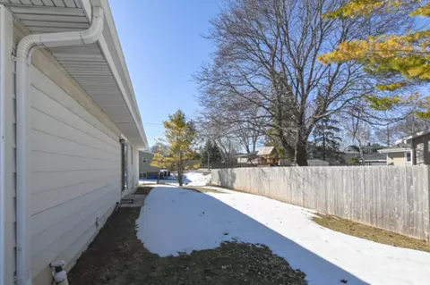 Exterior - 2747 W 8th St, Appleton, WI 54914 photo 4 of 5