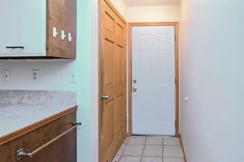 Entry Way - 2747 W 8th St, Appleton, WI 54914 photo 1 of 2