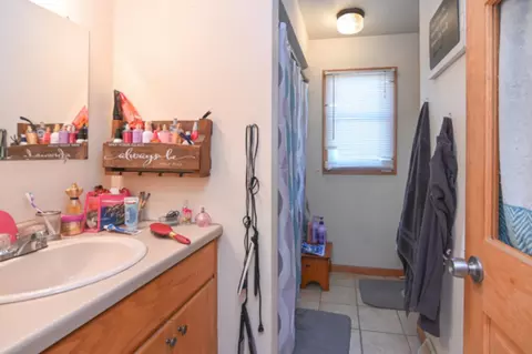 Bath - 2747 W 8th St, Appleton, WI 54914 photo 3 of 3