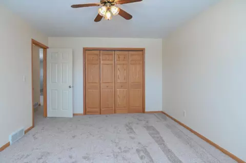Bedroom - 2747 W 8th St, Appleton, WI 54914 photo 4 of 7