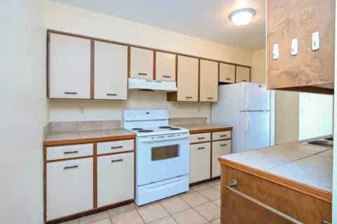 Kitchen - 2747 W 8th St, Appleton, WI 54914 photo 4 of 6
