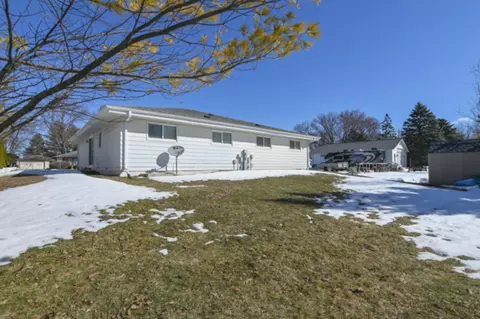 Exterior - 2747 W 8th St, Appleton, WI 54914 photo 2 of 5