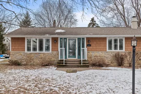 Exterior - 3225 N Abendroth St, Appleton, WI 54914 photo 2 of 10