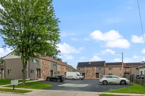 1747 Oakdale Ave, Green Bay, WI 54302