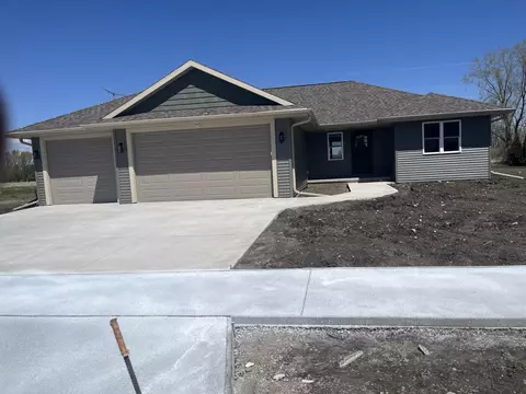 378 Pauls Pl, Oshkosh, WI 54904