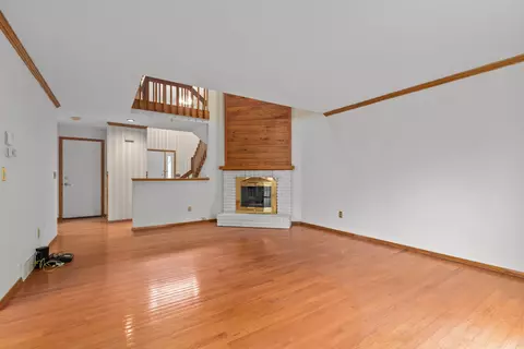 Living - 933 E Windfield Pl #B, Appleton, WI 54911 photo 1 of 5