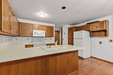 Kitchen - 933 E Windfield Pl #B, Appleton, WI 54911 photo 2 of 4
