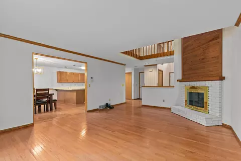 Living - 933 E Windfield Pl #B, Appleton, WI 54911 photo 5 of 5